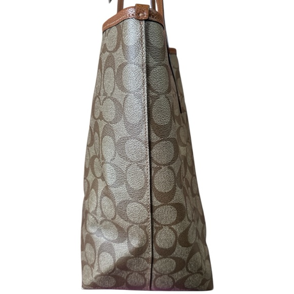 Coach Brown Classic Tote Bag - Picture 4 of 17